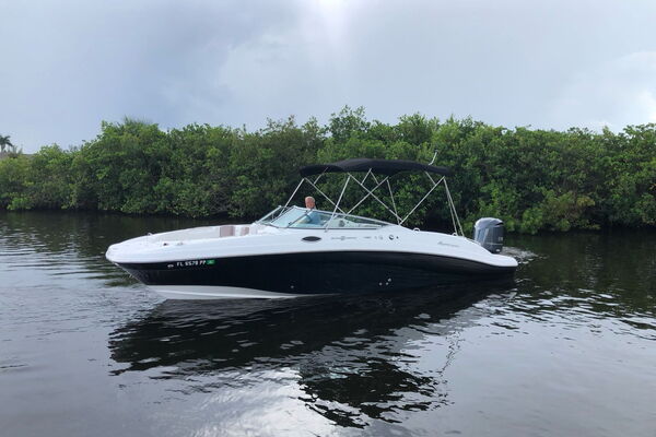 Hurricane 2690 Sundeck / CD