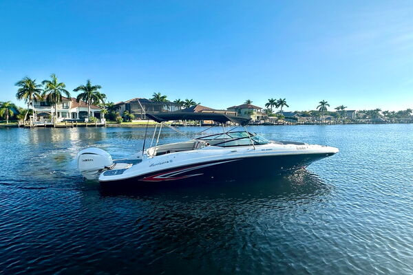 NEU! Hurricane 2690 Sundeck