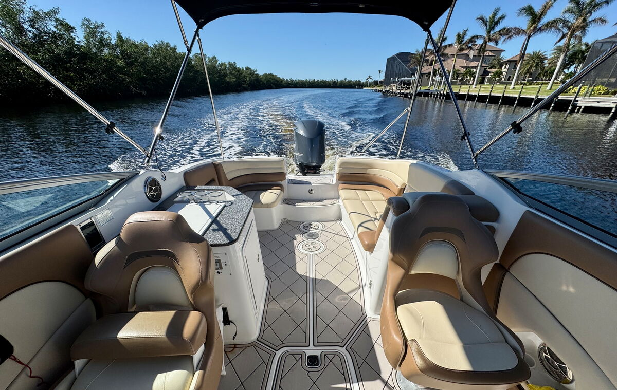 Hurricane 2690 Sundeck / CD