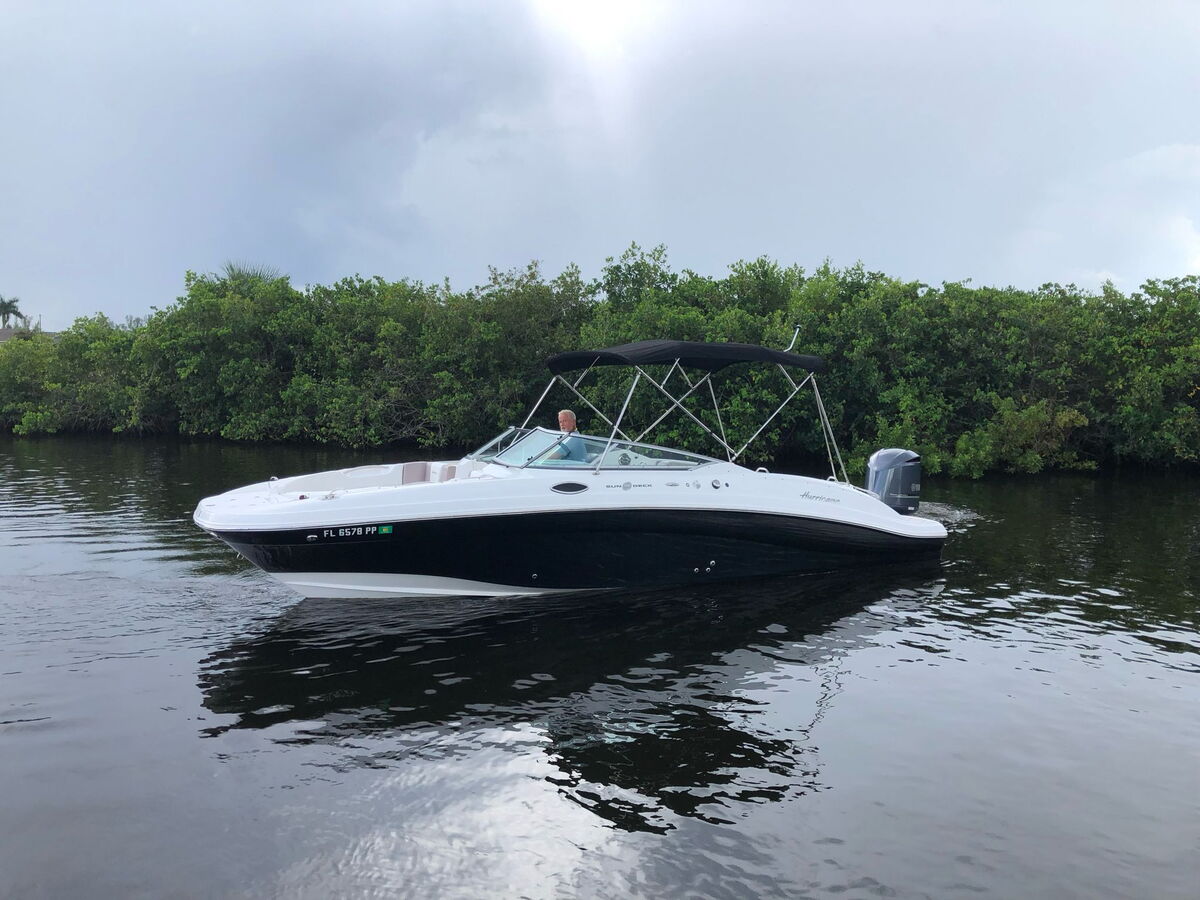 2690 Hurricane Sundeck / 350 C