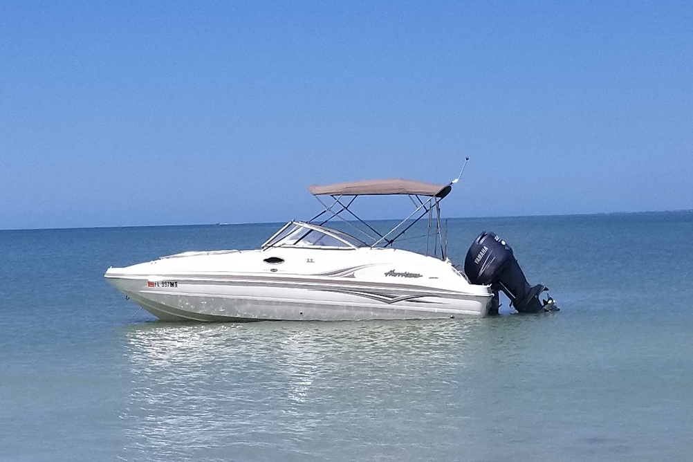 Hurricane 237 Sundeck 1