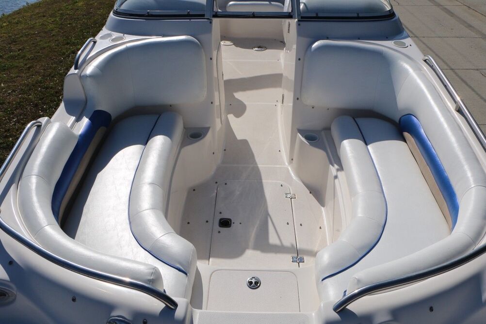 Hurricane 237 Sundeck 1
