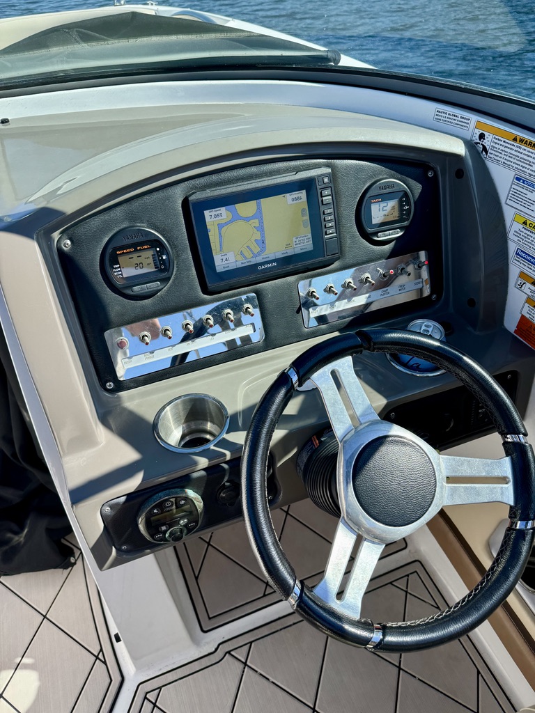 2690 Hurricane Sundeck / 350 C