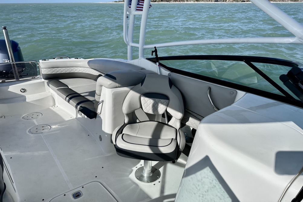 Hurricane 2690 Sundeck / Aesthetic