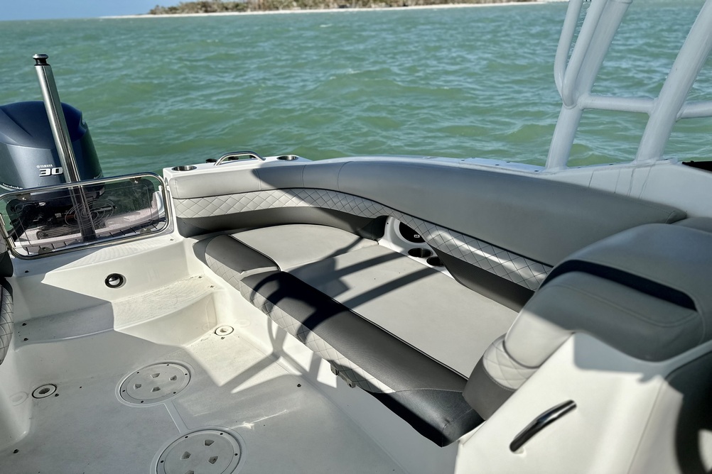 Hurricane 2690 Sundeck / Aesthetic