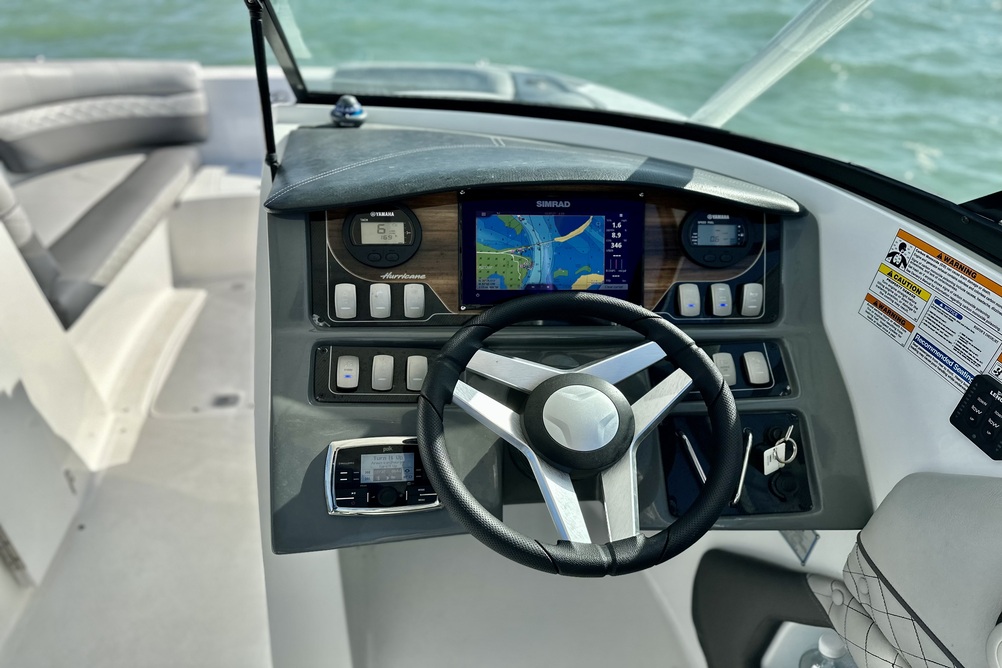 Hurricane 2690 Sundeck / Aesthetic