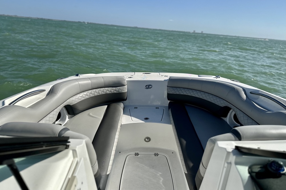 Hurricane 2690 Sundeck / Aesthetic