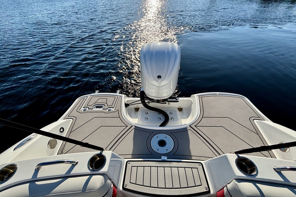 NEU! Hurricane 2690 Sundeck