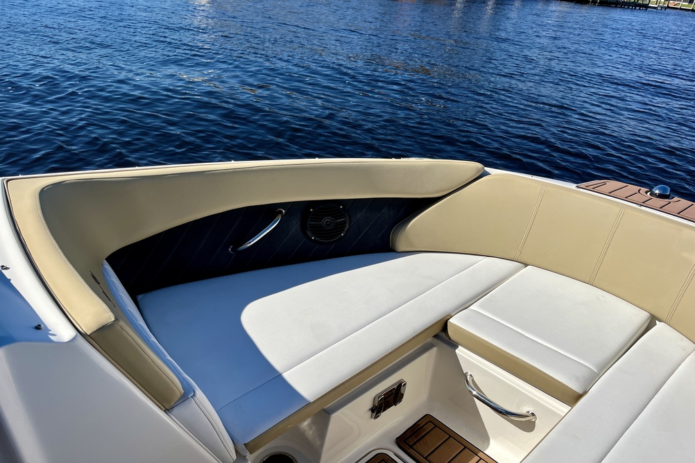 Sea Ray SPX 230