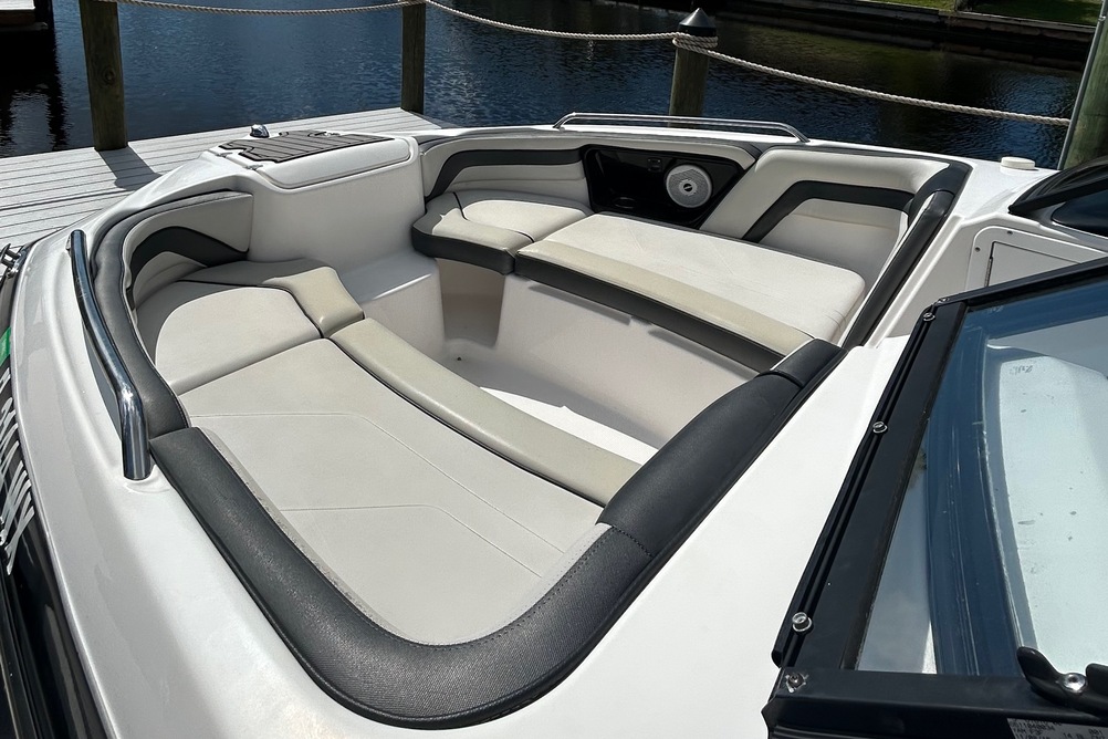 Yamaha AR240 Jet Boat