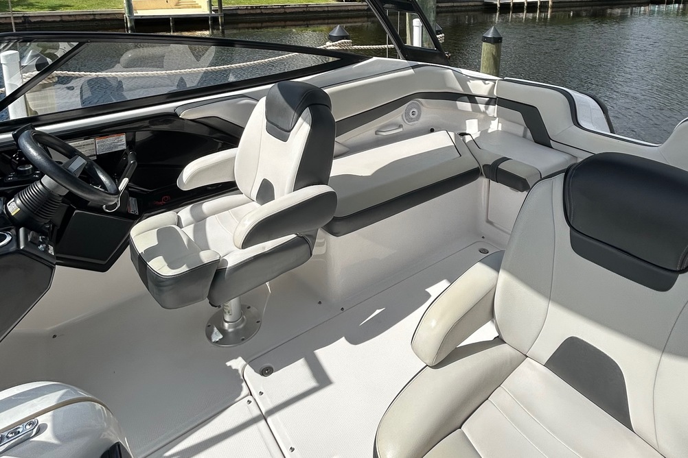 Yamaha AR240 Jet Boat