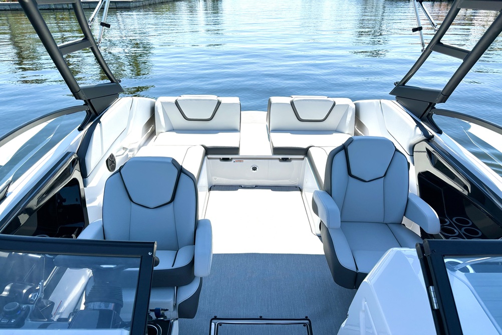 NEW! Yamaha AR250 Jet Boat