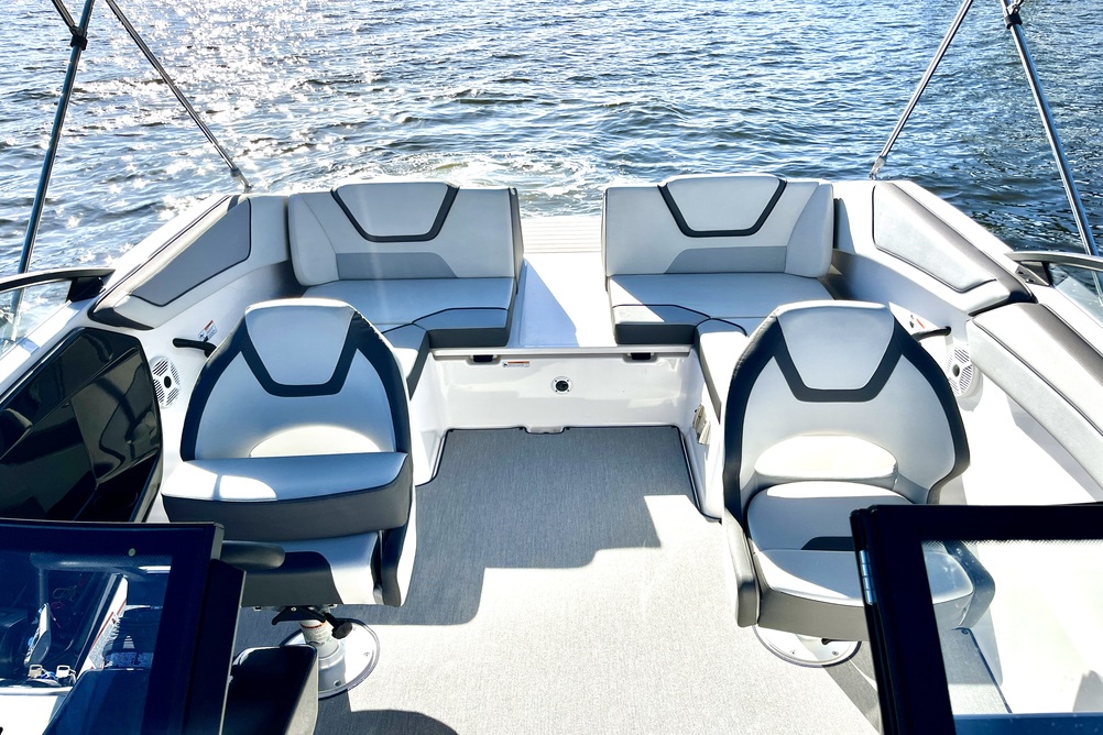 NEW! Yamaha SX220 Jet Boat