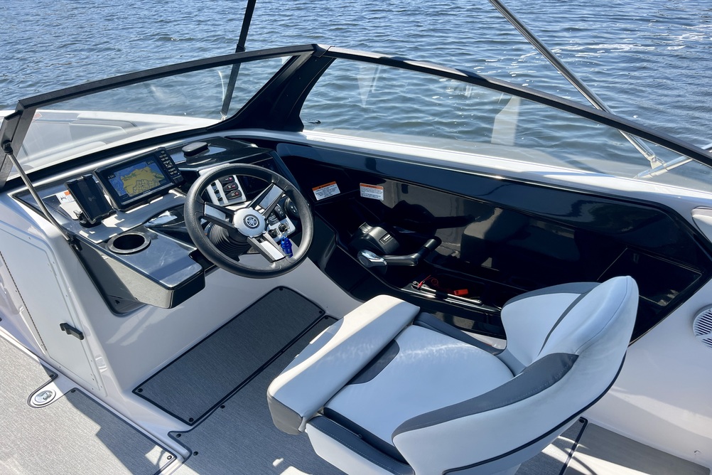 NEW! Yamaha SX220 Jet Boat