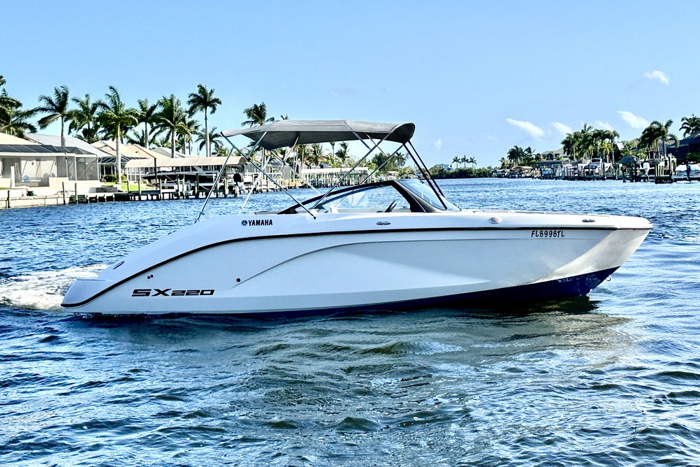 NEW! Yamaha SX220 Jet Boat