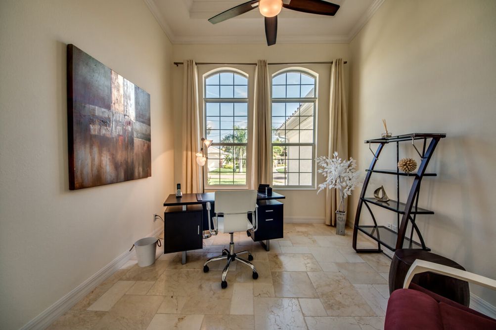 Büro der Villa Beach Estate in Cape Coral, Florida