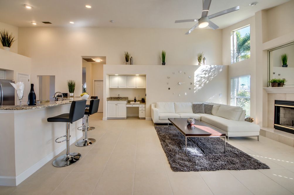 Offener Wohn-und Küchenbereich in der Villa Blue Pearl in Cape Coral, Florida