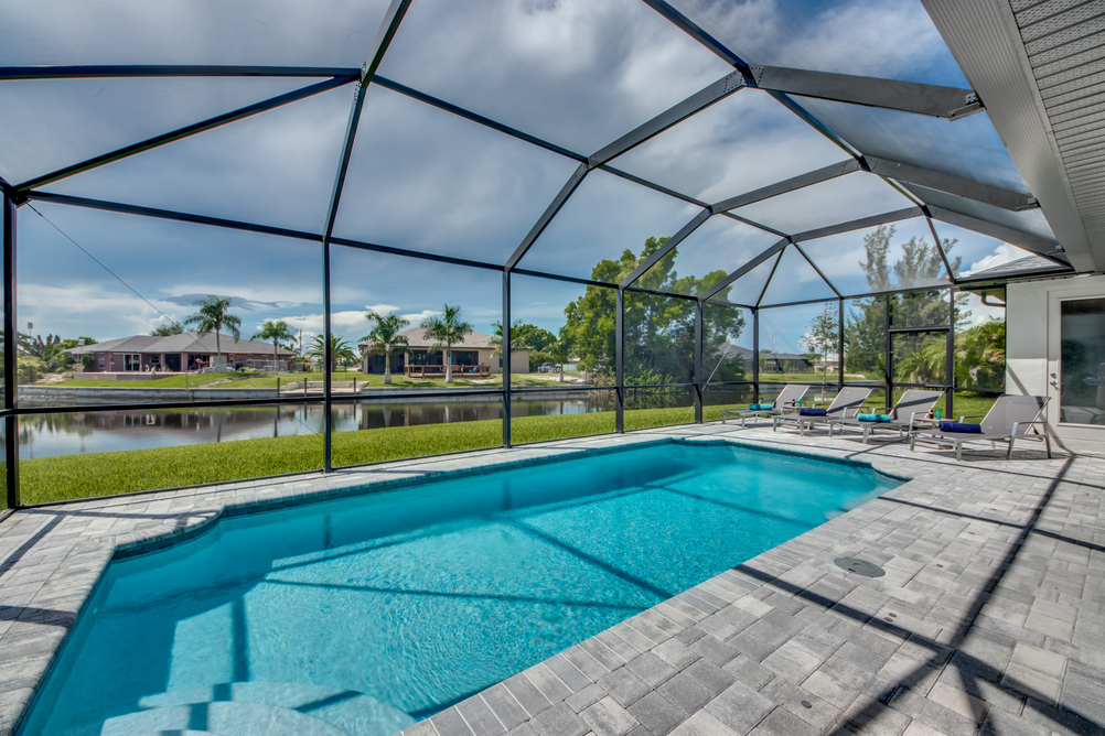 Pool Bereich in der Villa Dandelion