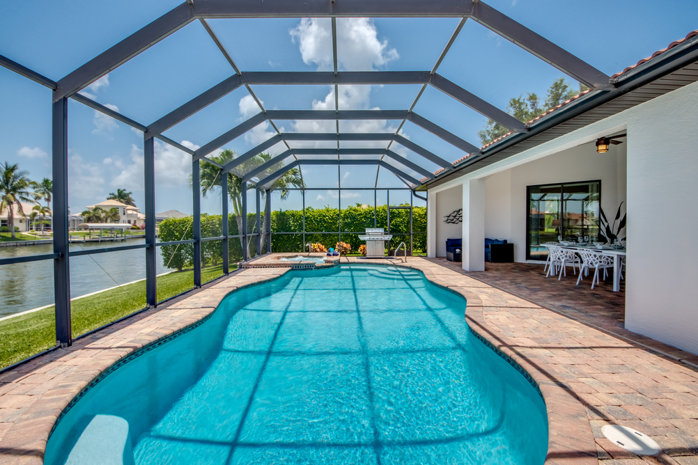 Pool Bereich in der Villa Destiny