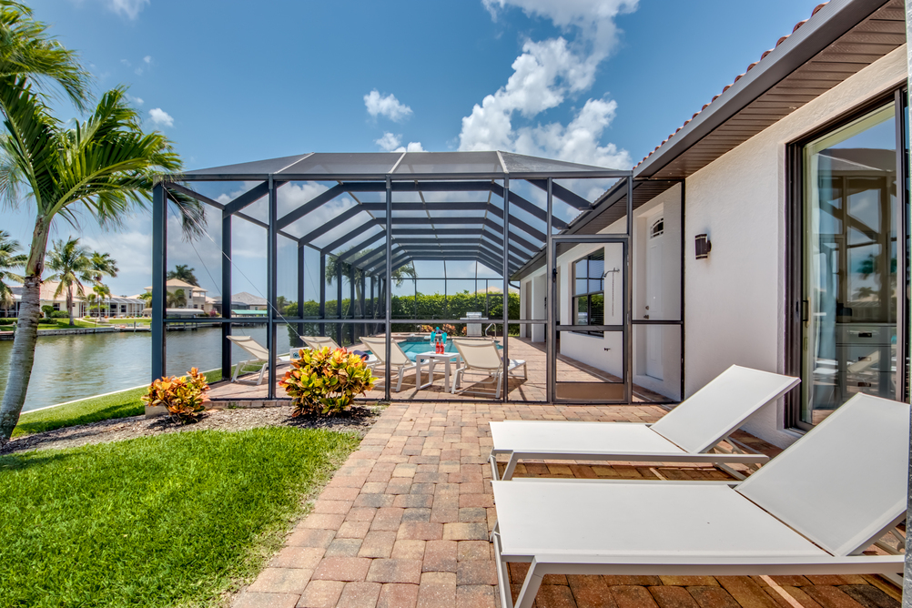 Eingangsbereich in den Sun Deck der Villa Destiny