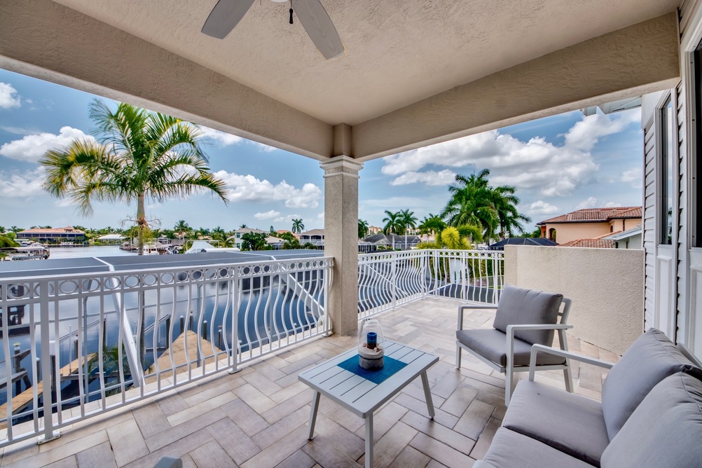 Balkon mit einer Chill are in der Villa Plantation