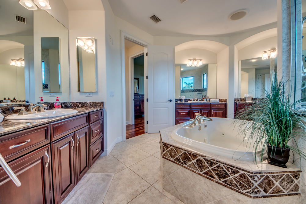 Hauptbadezimmer in der Villa Regency in Cape Coral, Florida